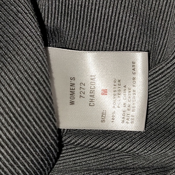 Woolrich. 6-snap button pullover. LIKE-NEW. Women's size Medium - Picture 3 of 14